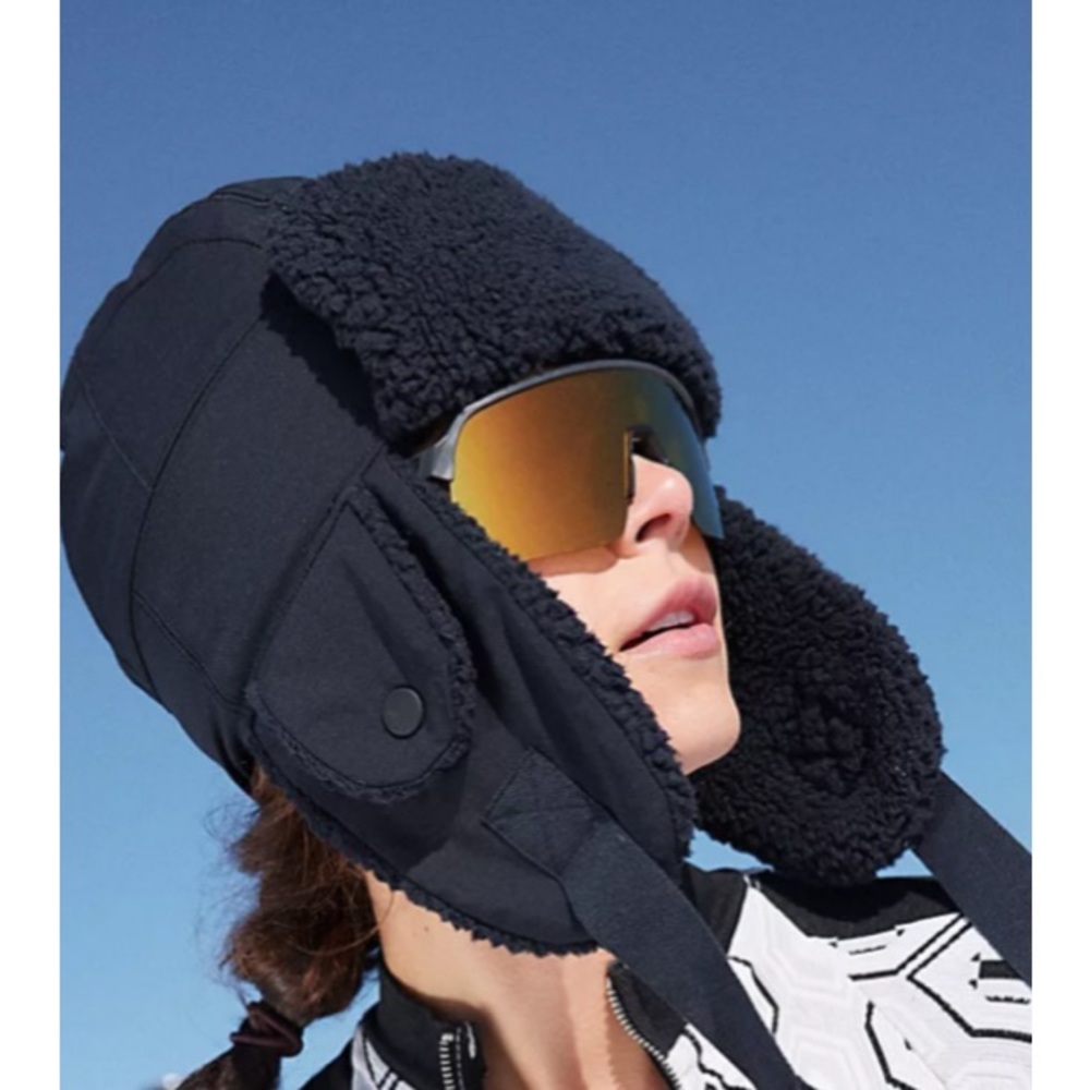 BLACK FREE PEOPLE MOVEMENT NORTH STAR TRAPPER HAT. SOLD OUT